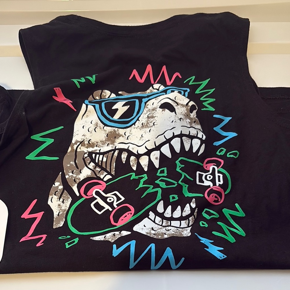 Wonder Nation Black and Green Short Sleeve Tee